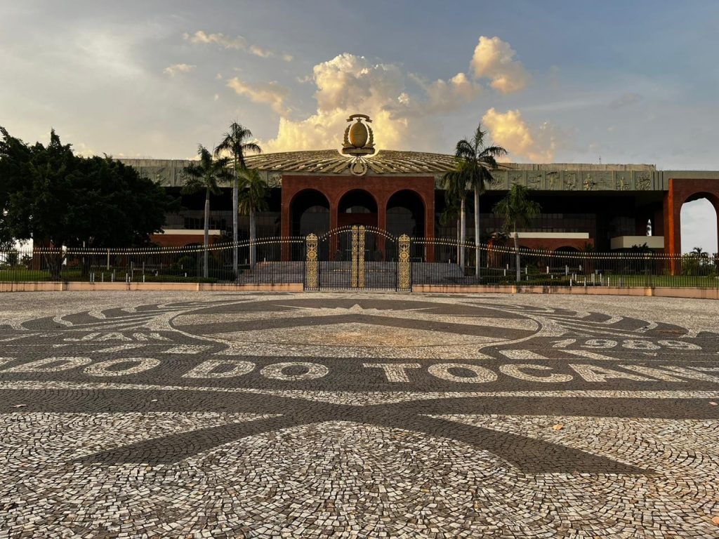 Governador decreta ponto facultativo em datas que antecedem Natal e Ano Novo; servidores terão 10 dias de folga