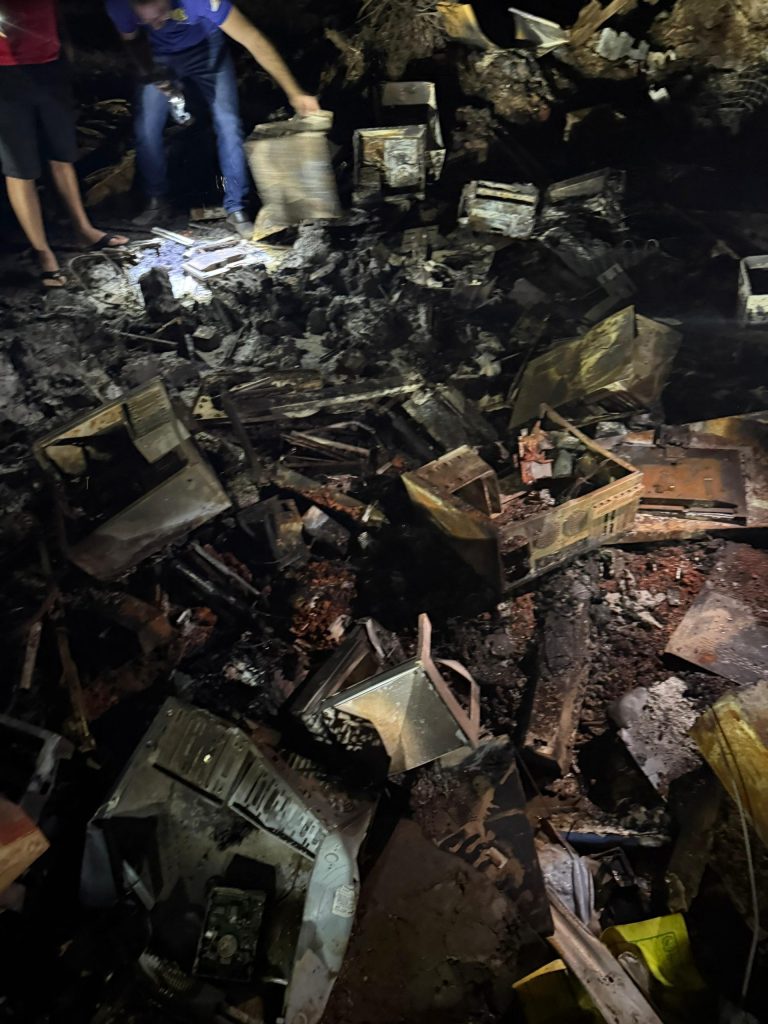 Computadores e documentos de prefeitura são encontrados queimados durante transição de gestão; polícia investiga