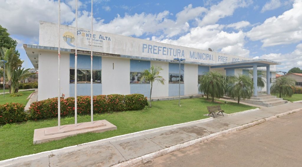 Prefeitura é condenada a indenizar servidora temporária demitida após nascimento da filha